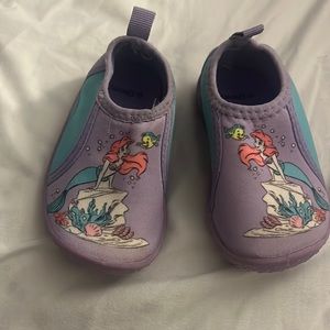 Little mermaid water shoes size 5C